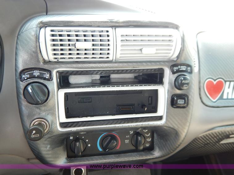 image for item K1576 1997 Ford Explorer SUV