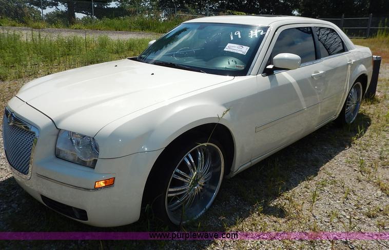 image for item K1579 2007 Chrysler 300