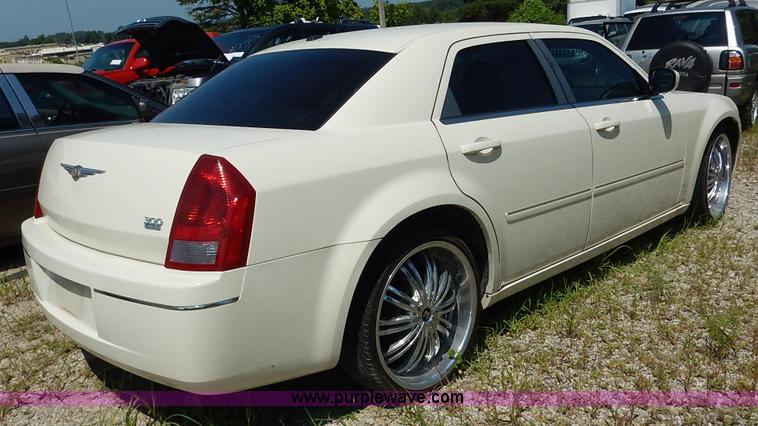 image for item K1579 2007 Chrysler 300