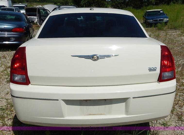 image for item K1579 2007 Chrysler 300