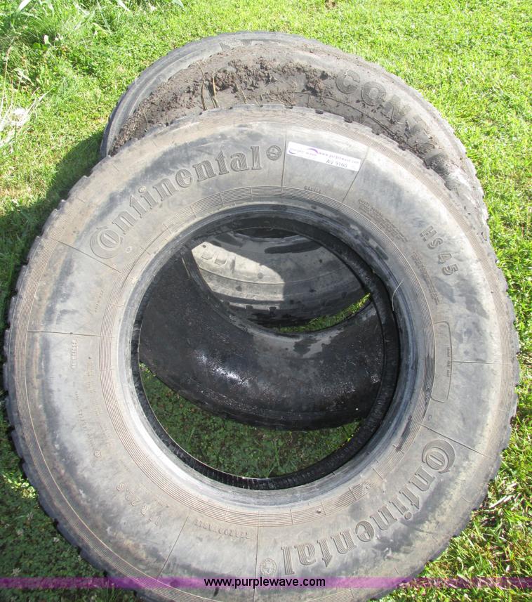 image for item AV9160 (4) 11R22.5 tires