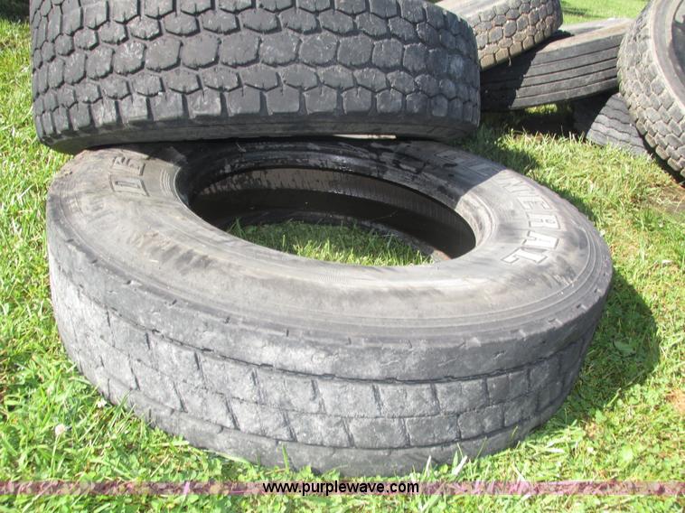 image for item AV9160 (4) 11R22.5 tires