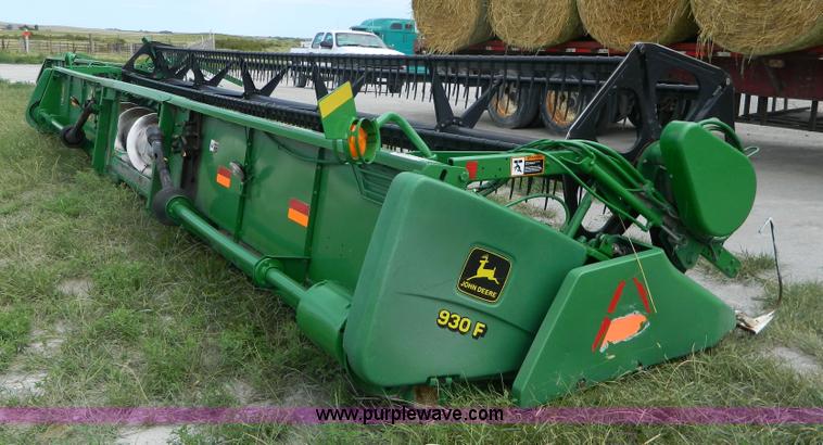 image for item BJ9058 2000 John Deere 930F flex head