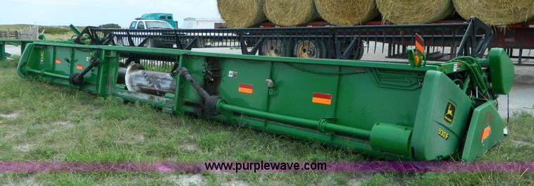 image for item BJ9058 2000 John Deere 930F flex head