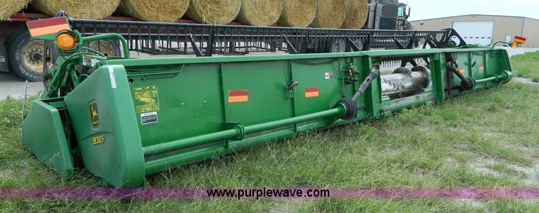 image for item BJ9058 2000 John Deere 930F flex head