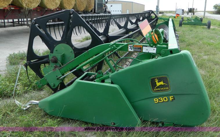 image for item BJ9058 2000 John Deere 930F flex head