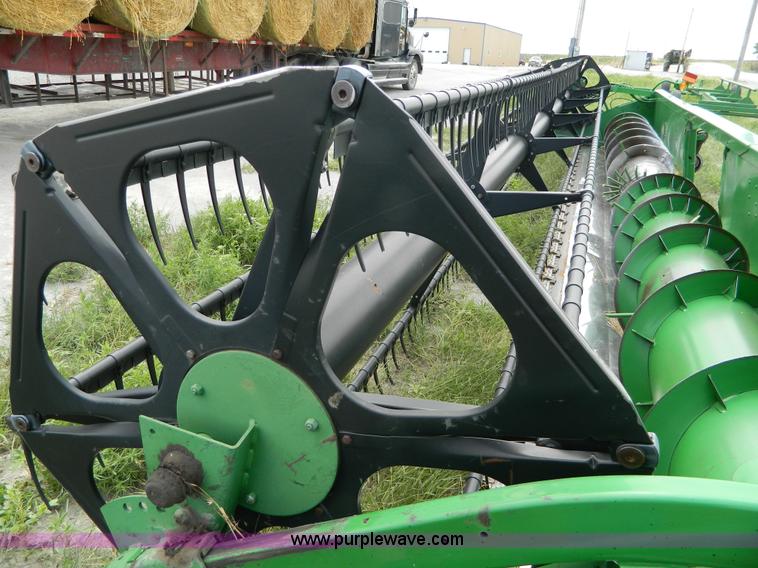 image for item BJ9058 2000 John Deere 930F flex head