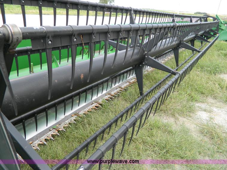 image for item BJ9058 2000 John Deere 930F flex head