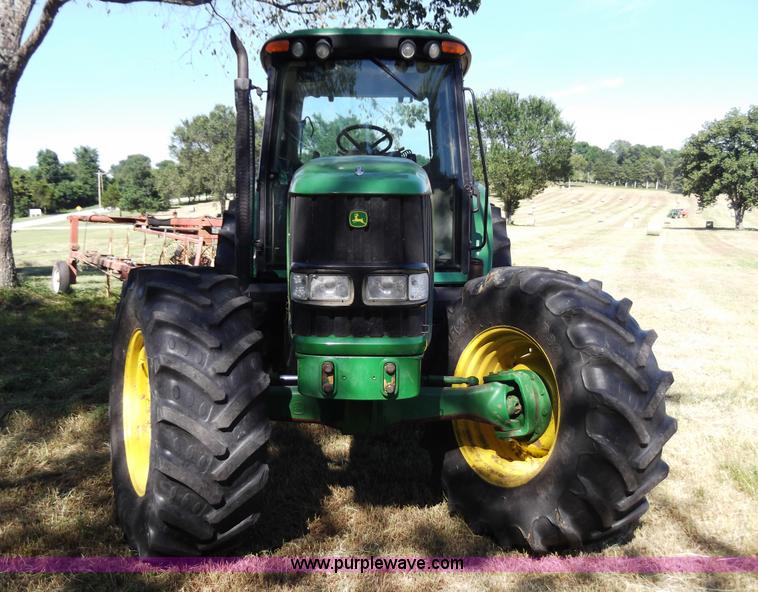 image for item D1650 2006 John Deere 7320 MFWD tractor