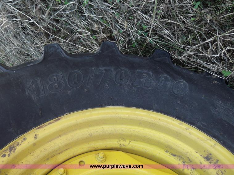 image for item D1650 2006 John Deere 7320 MFWD tractor