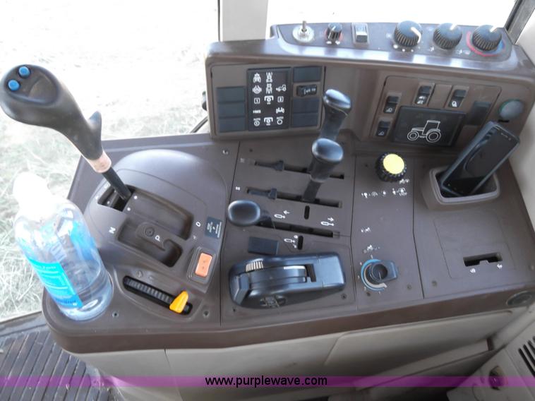 image for item D1650 2006 John Deere 7320 MFWD tractor