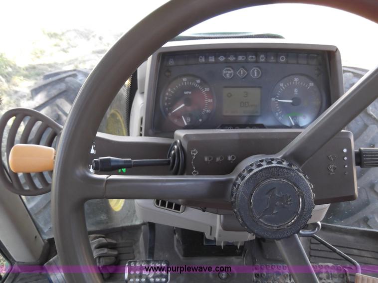 image for item D1650 2006 John Deere 7320 MFWD tractor