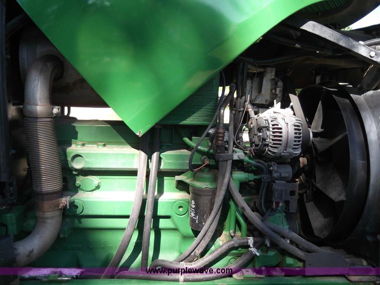 image for item D1650 2006 John Deere 7320 MFWD tractor