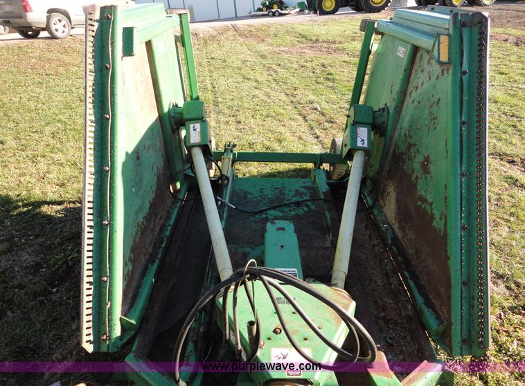 image for item D1656 1993 John Deere 1518 rotary mower