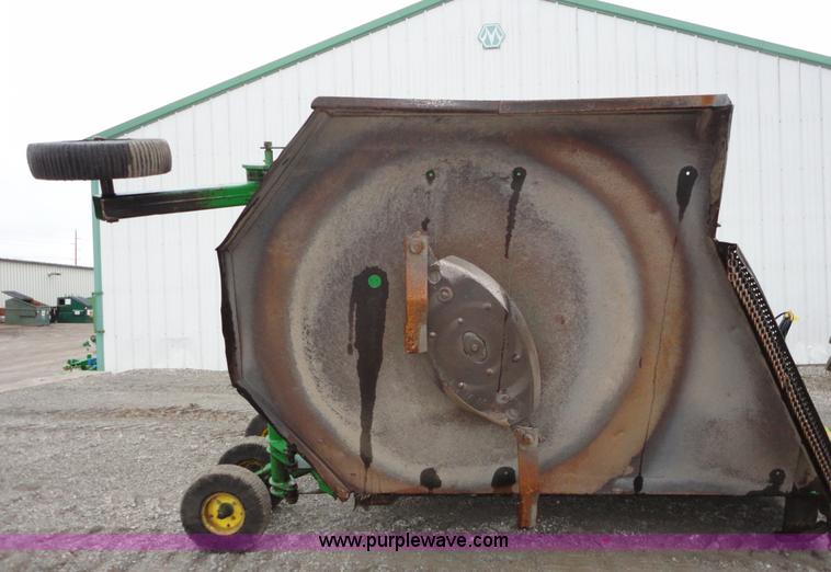 image for item D1657 2000 John Deere 2018 rotary mower