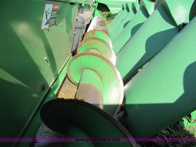 image for item D1661 1998 John Deere 893 corn head