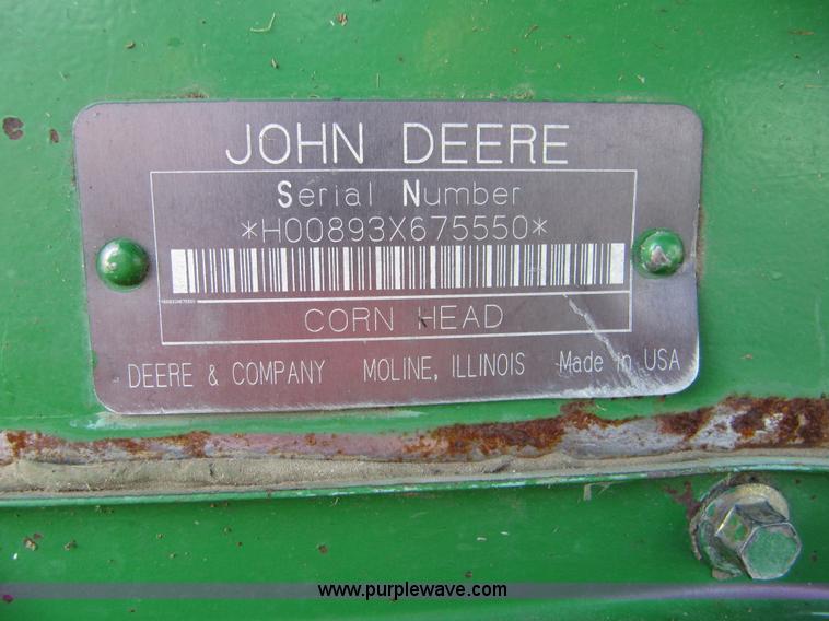 image for item D1661 1998 John Deere 893 corn head