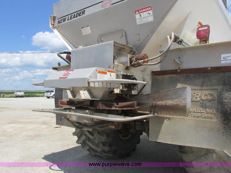 image for item H3257 2002 Sterling L8500 applicator truck