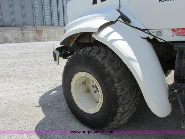 image for item H3257 2002 Sterling L8500 applicator truck