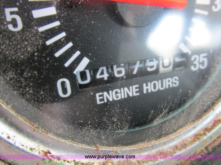 image for item H3257 2002 Sterling L8500 applicator truck