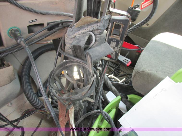 image for item H3257 2002 Sterling L8500 applicator truck