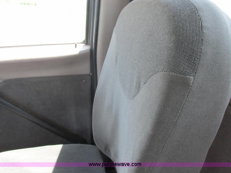 image for item H3257 2002 Sterling L8500 applicator truck