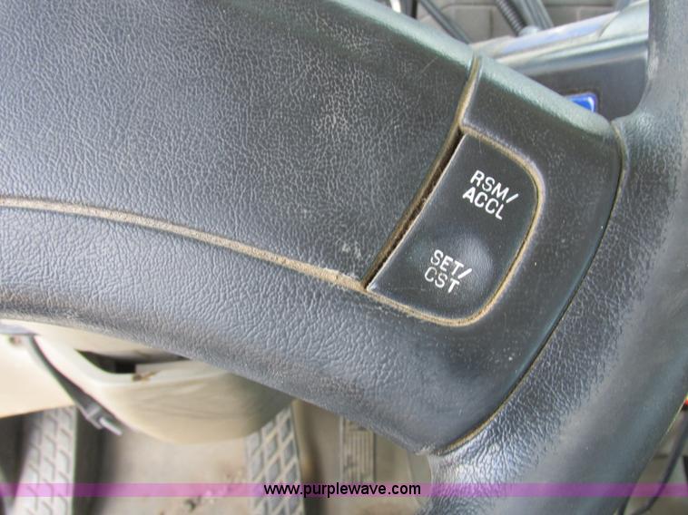 image for item H3257 2002 Sterling L8500 applicator truck