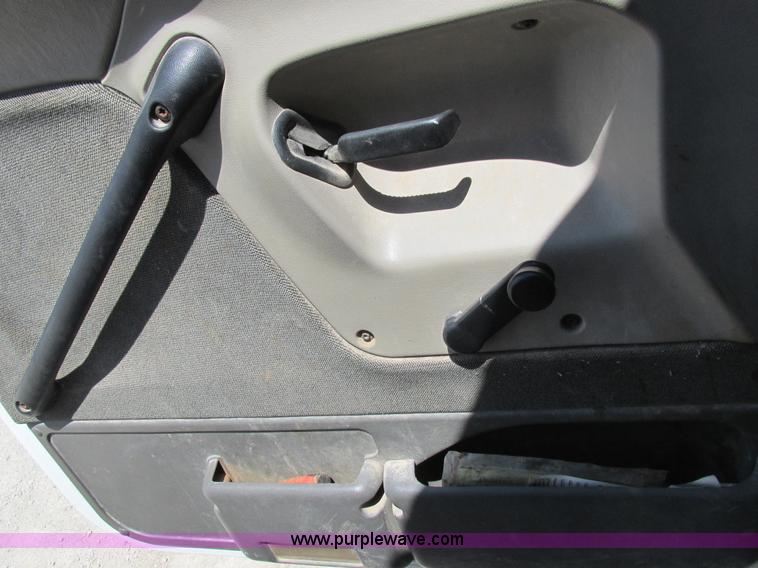 image for item H3257 2002 Sterling L8500 applicator truck