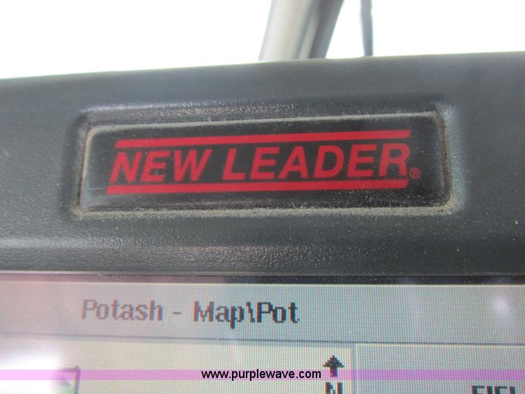 image for item H3257 2002 Sterling L8500 applicator truck