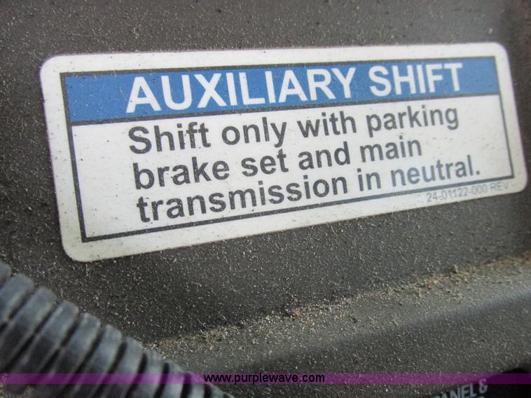 image for item H3257 2002 Sterling L8500 applicator truck