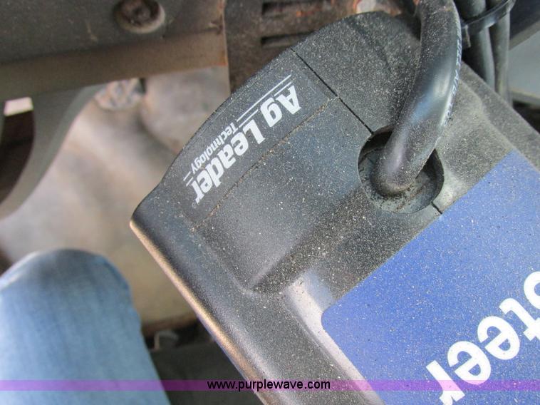 image for item H3257 2002 Sterling L8500 applicator truck