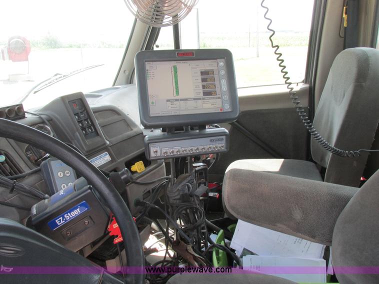 image for item H3257 2002 Sterling L8500 applicator truck