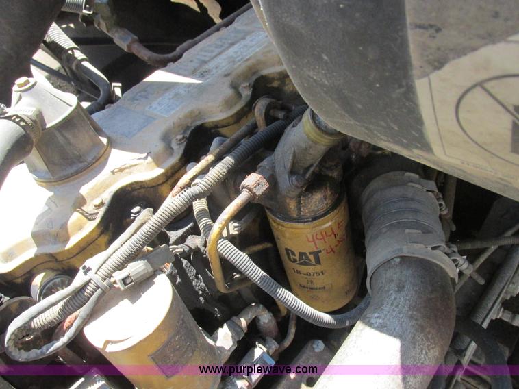 image for item H3257 2002 Sterling L8500 applicator truck