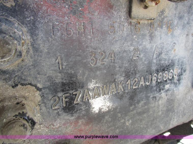 image for item H3257 2002 Sterling L8500 applicator truck