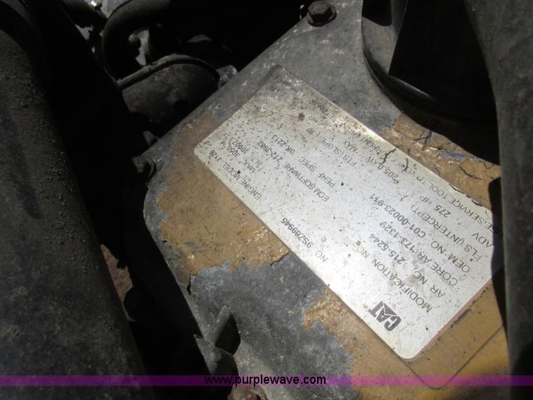 image for item H3257 2002 Sterling L8500 applicator truck