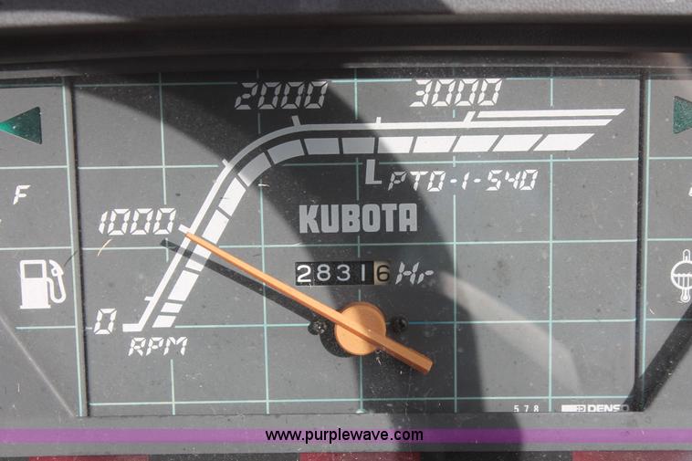 image for item H8148 1991 Kubota B1750HSD MFWD tractor