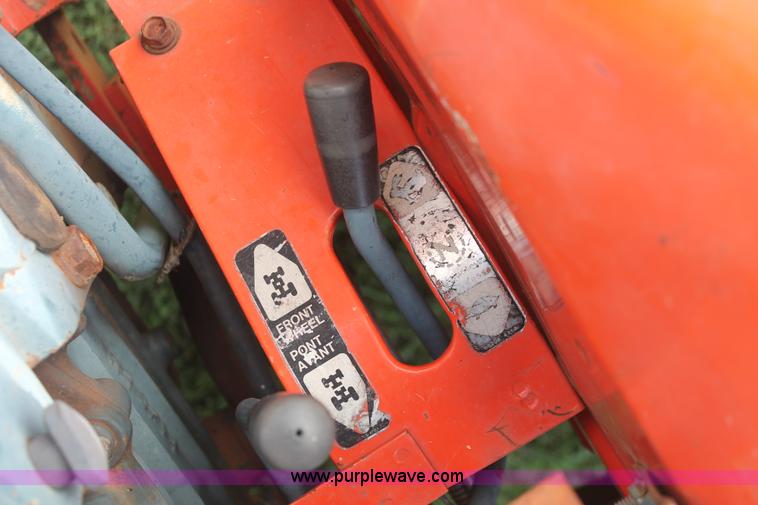 image for item H8148 1991 Kubota B1750HSD MFWD tractor