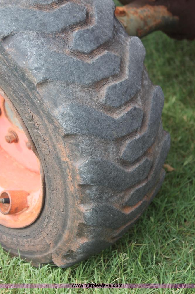 image for item H8148 1991 Kubota B1750HSD MFWD tractor