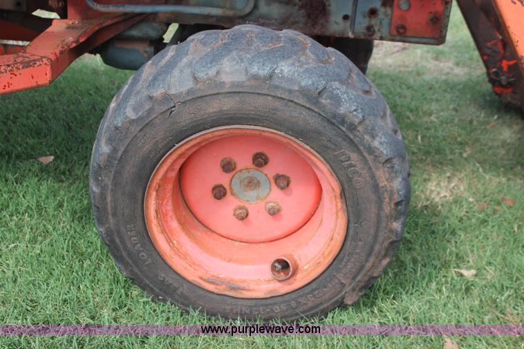image for item H8148 1991 Kubota B1750HSD MFWD tractor