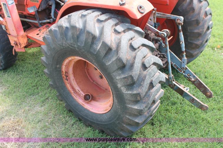 image for item H8148 1991 Kubota B1750HSD MFWD tractor