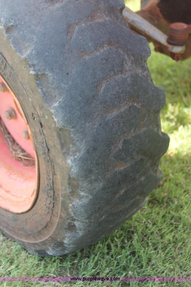 image for item H8148 1991 Kubota B1750HSD MFWD tractor