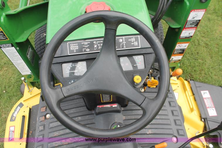 image for item H8151 2004 John Deere 2210 tractor