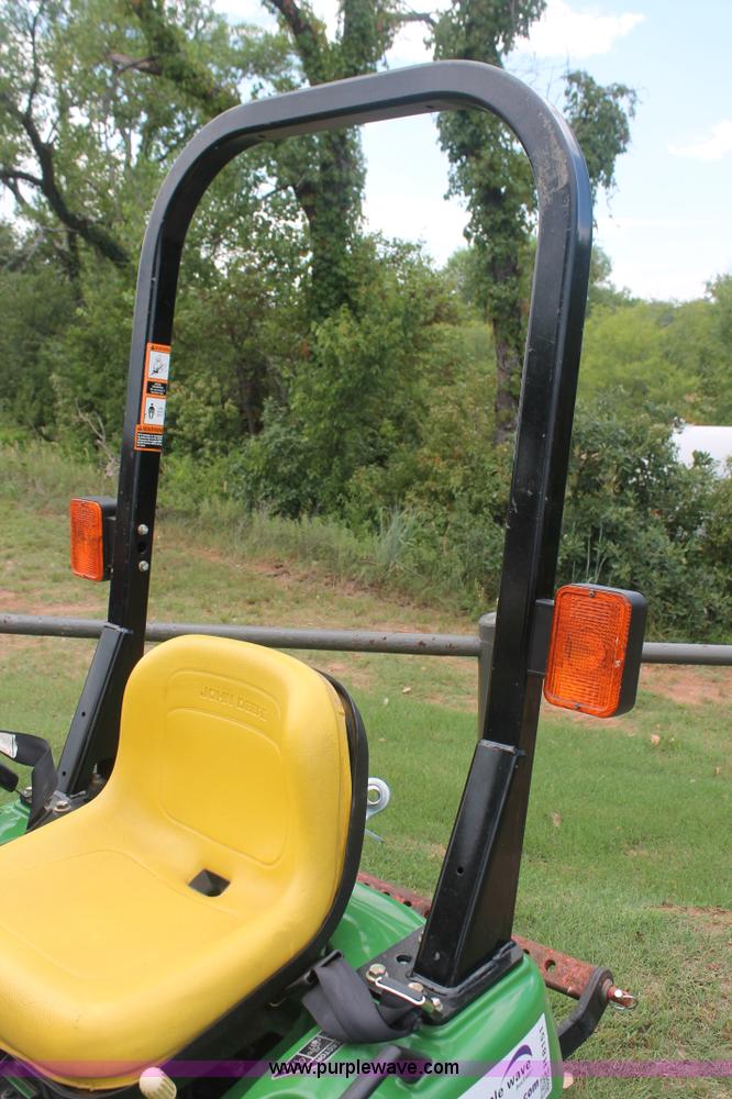 image for item H8151 2004 John Deere 2210 tractor