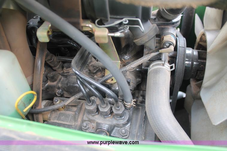 image for item H8151 2004 John Deere 2210 tractor