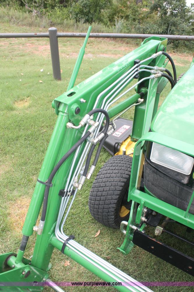 image for item H8151 2004 John Deere 2210 tractor
