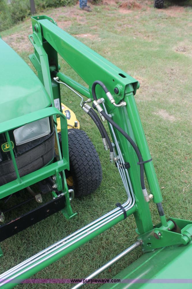 image for item H8151 2004 John Deere 2210 tractor