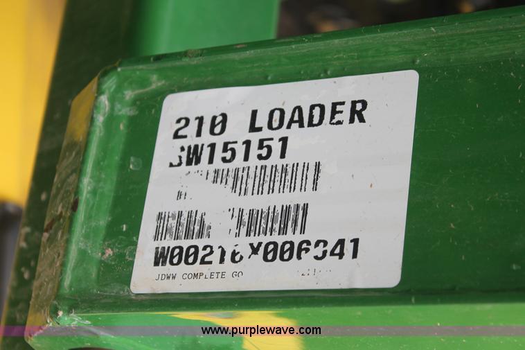 image for item H8151 2004 John Deere 2210 tractor