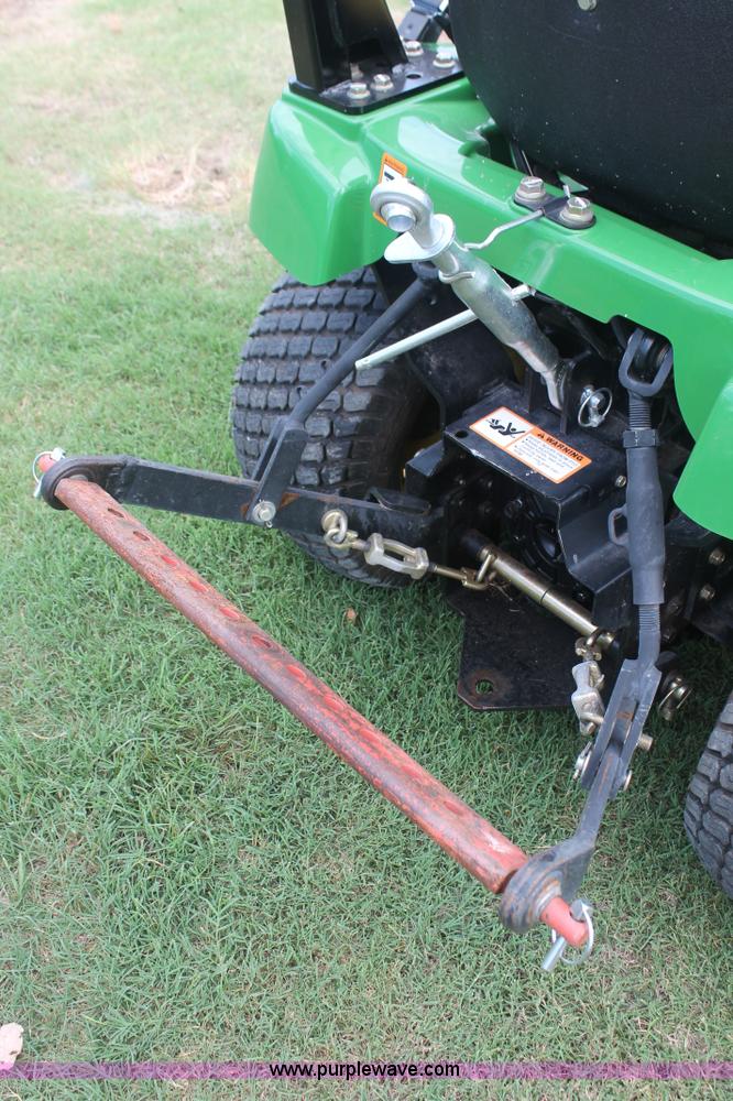 image for item H8151 2004 John Deere 2210 tractor