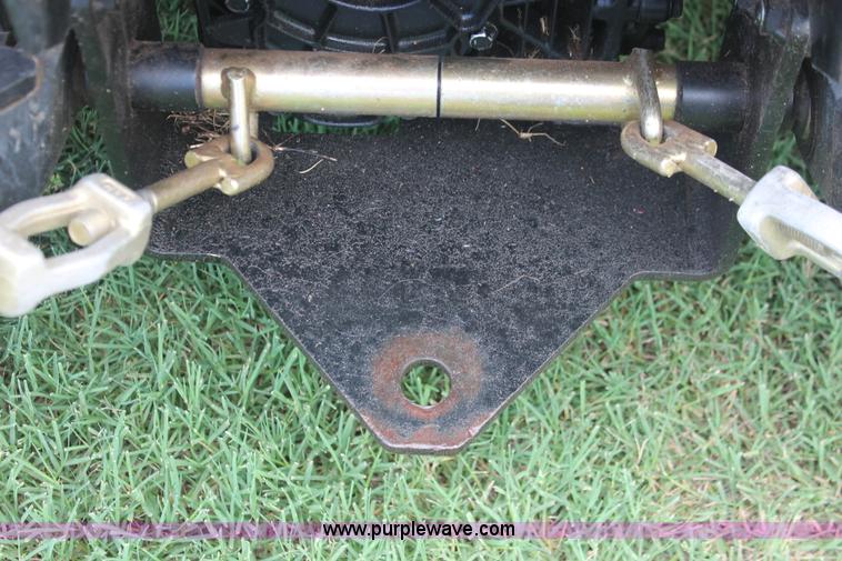 image for item H8151 2004 John Deere 2210 tractor