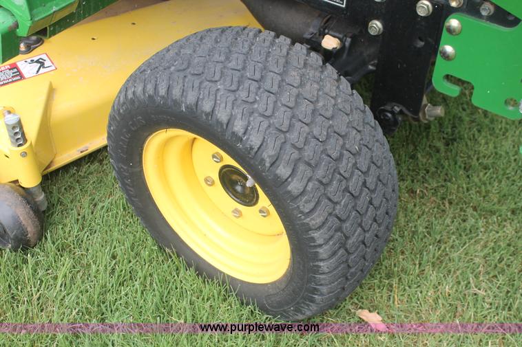 image for item H8151 2004 John Deere 2210 tractor